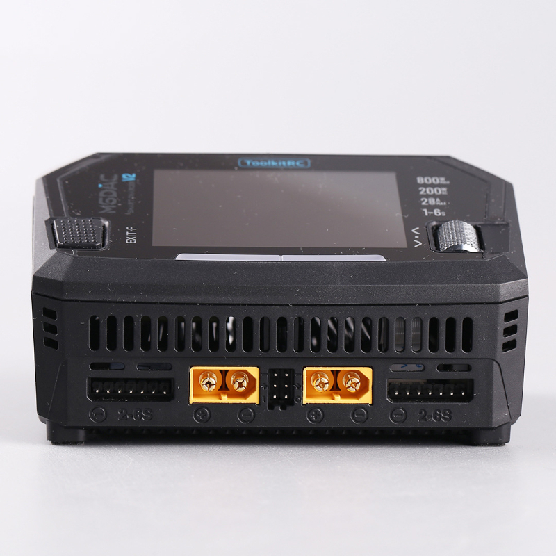 شاحن ذكي ثنائي القناة ToolkitR - مراجعة Toolkitrc M6Dac Smart Charger وسعره